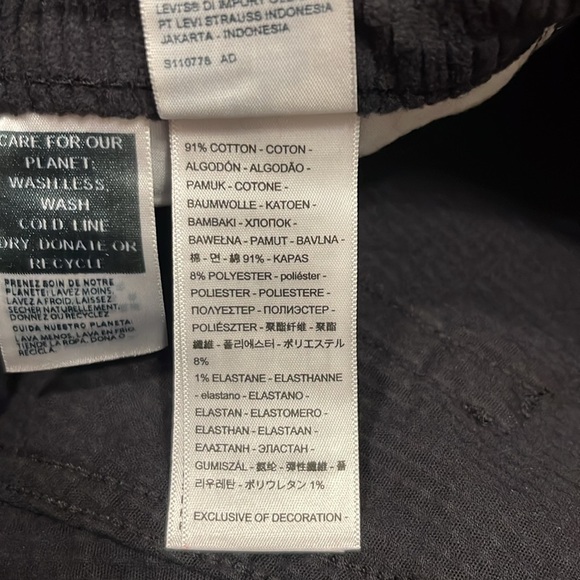 Levi’s Corduroy 721 High-Rise Skinny Pants - Picture 8 of 8